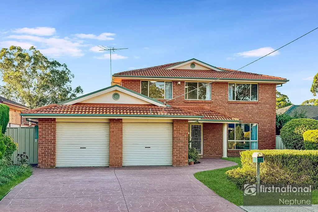 Seven Hills 5Phòng ngủ Hidden Gem with Multiple Living Areas, Outdoor Entertaining & Granny Flat Potential!
