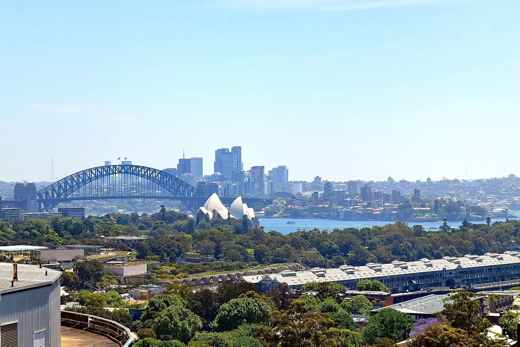 Potts Point 1Phòng ngủ Sophisticated City Pad with Postcard Views, Balcony & Parking in Prime Location