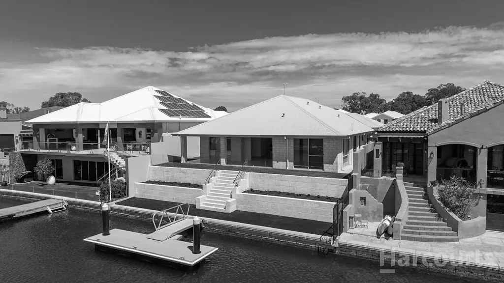 15 Leisure Way, Halls Head, WA 6210