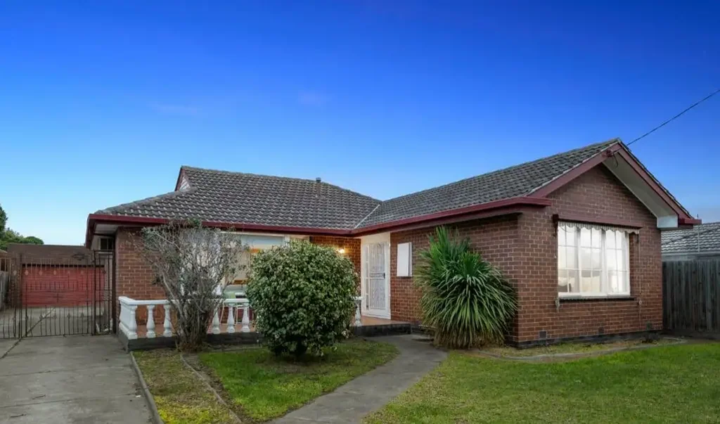 BEAUTIFUL HOME IN PRIME LOCATION