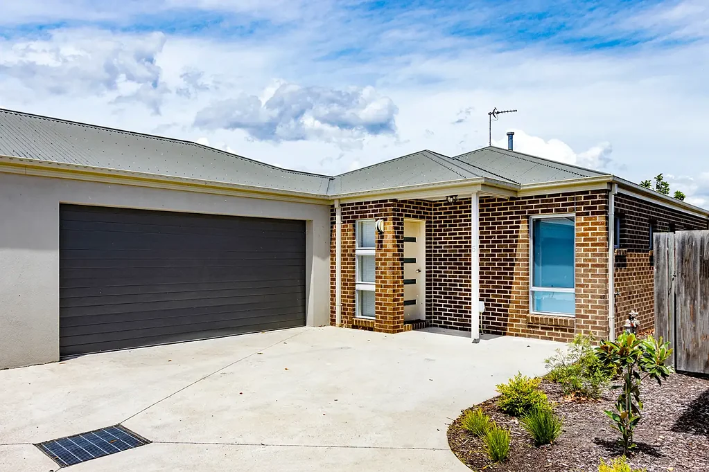 Sale 3 Bedroom Private Townhouse with Contemporary Comforts