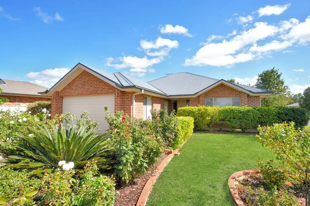 6 Russell Street, Griffith, NSW 2680