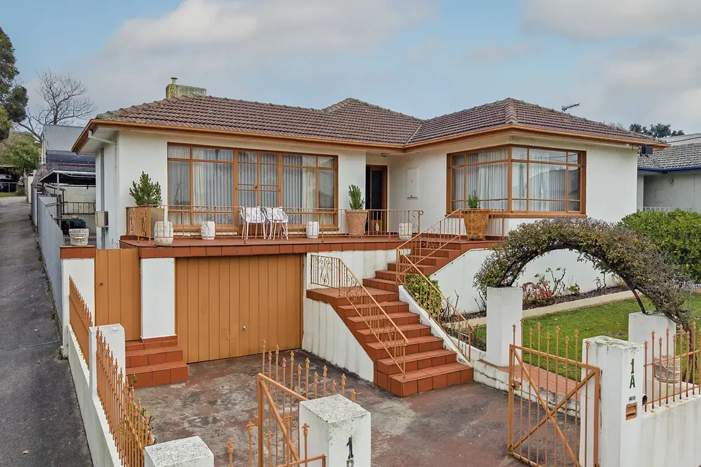 Traralgon 7ห้องนอน Dual-Income Opportunity in a Prime Location close to CBD