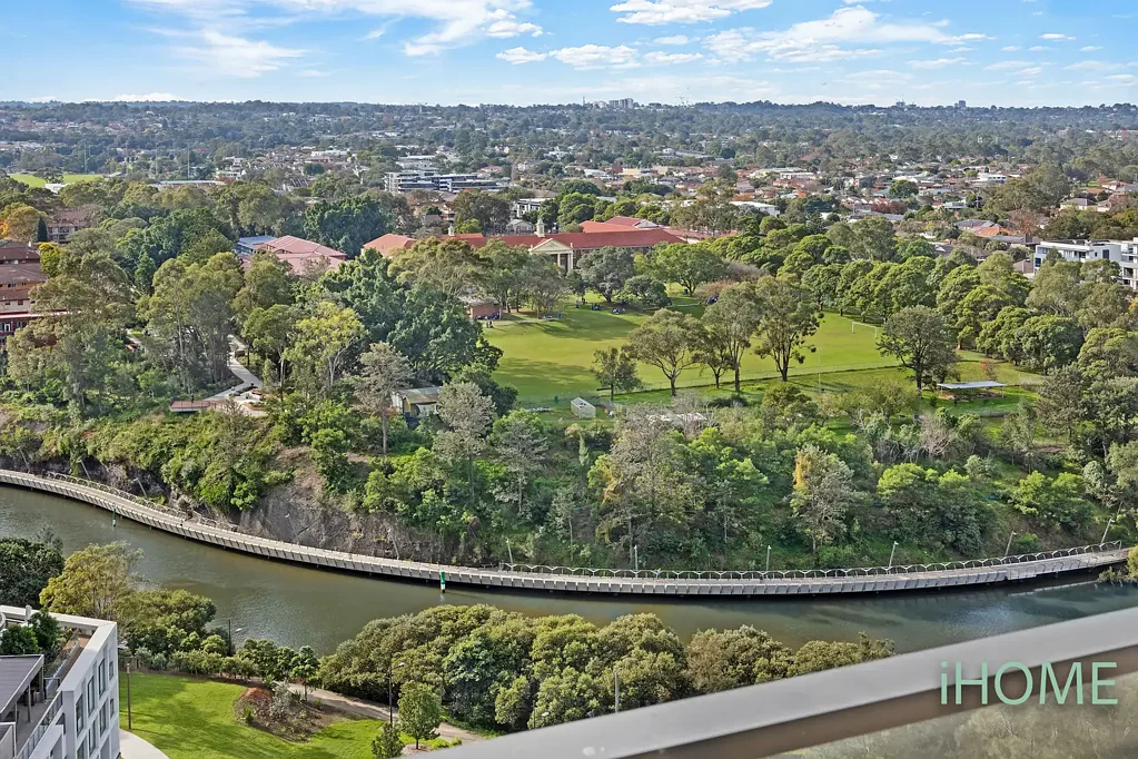 Parramatta 2 Bedroom Sun-filled North Facing! Great views! Convenient Life Style!