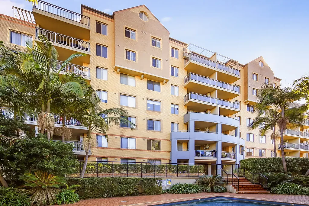 Parramatta 2房 时尚底层公寓，提供卓越生活便利 Stylish Ground-Floor Apartment Offering Exceptional Lifestyle Convenience
