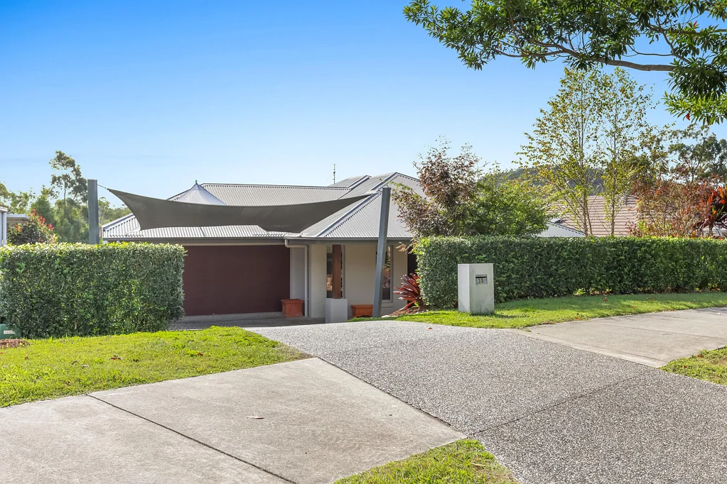 Maudsland 4房  Huntington Rise family retreat with pool, views & an exceptional lifetsyle!