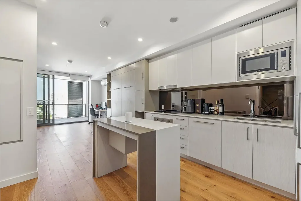 Perth 1部屋 JUST LISTED - INVEST OR NEST