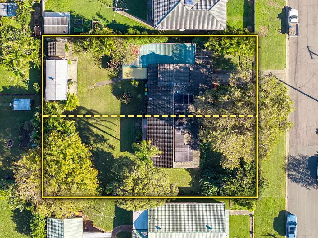 Clontarf 4Moenga Rare 1,214sqm Double-Brick Family Home on Two Lots