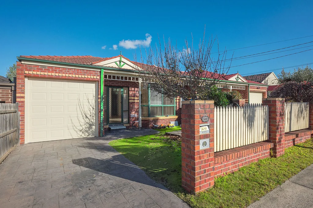 Stylish Villa Living in the Heart of Clayton