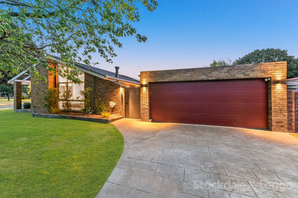 18 Earlston Square, Berwick, VIC 3806