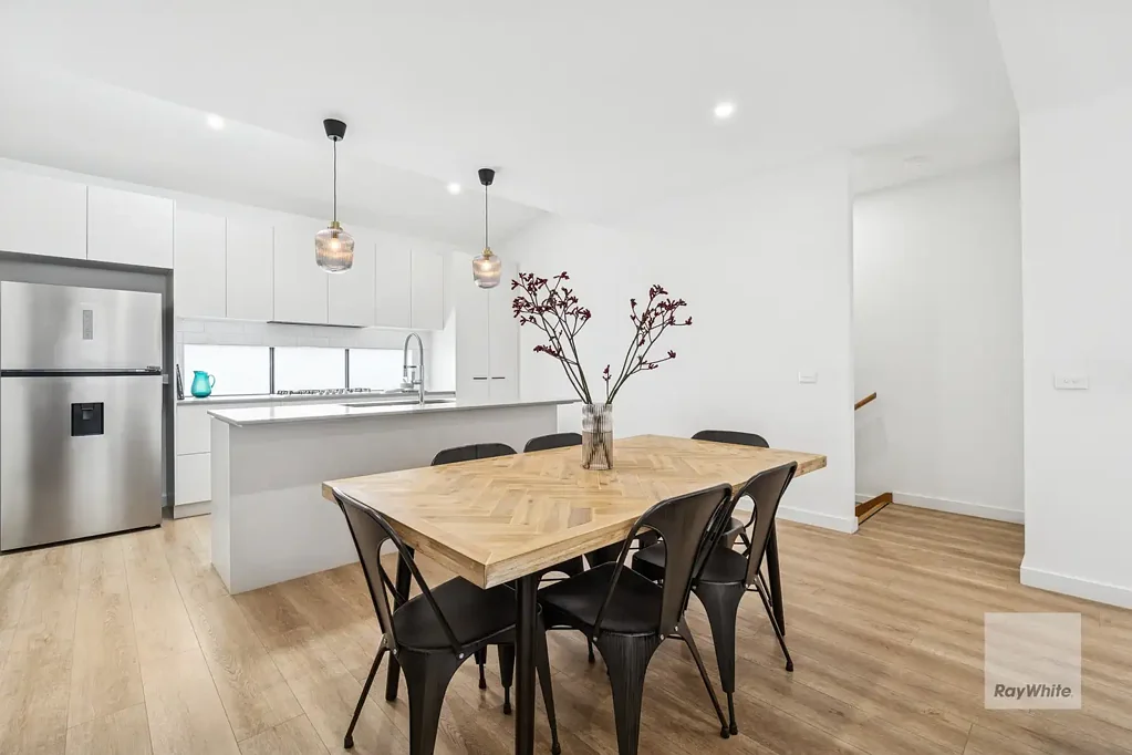 Hadfield 3ห้องนอน Spacious & Stylish Townhouse Living!