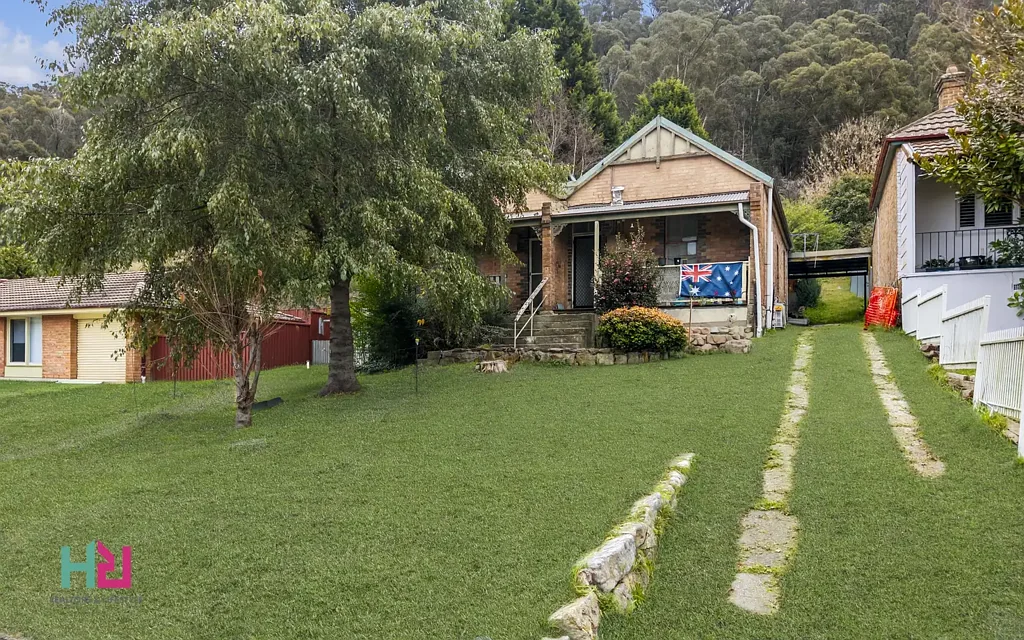 Lithgow 4 Slaapkamer Dual 2‑Bedroom Semis – Income + Renovation Upside in a Central Location