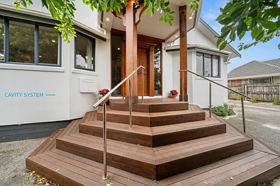 Papatoetoe 5房 20年来首次上市！建筑杰作，兼具空间感与舒适性，紧邻学校/交通枢纽/机场！ VENDOR NEEDS TO CASH OUT! IGNORE CV