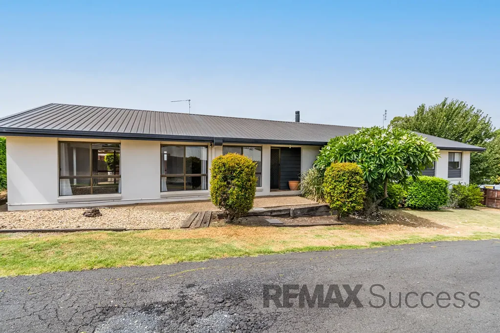 Large Glenvale Home with Flexible Living & Elevated Deck