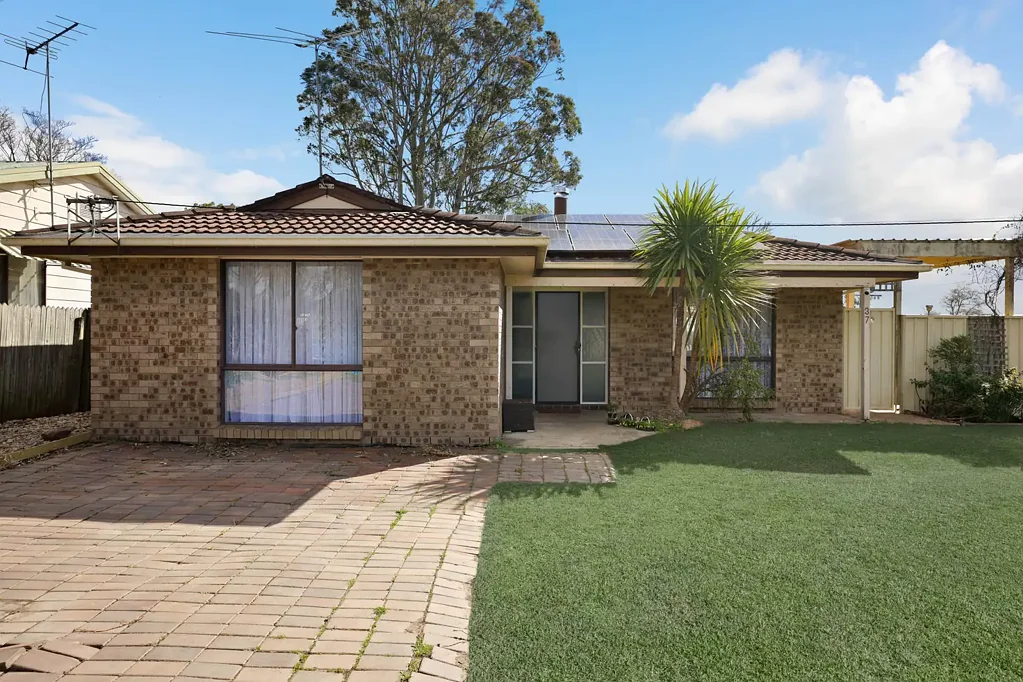 Hill Top 4房  Spacious Family Living in Peaceful Hill Top!