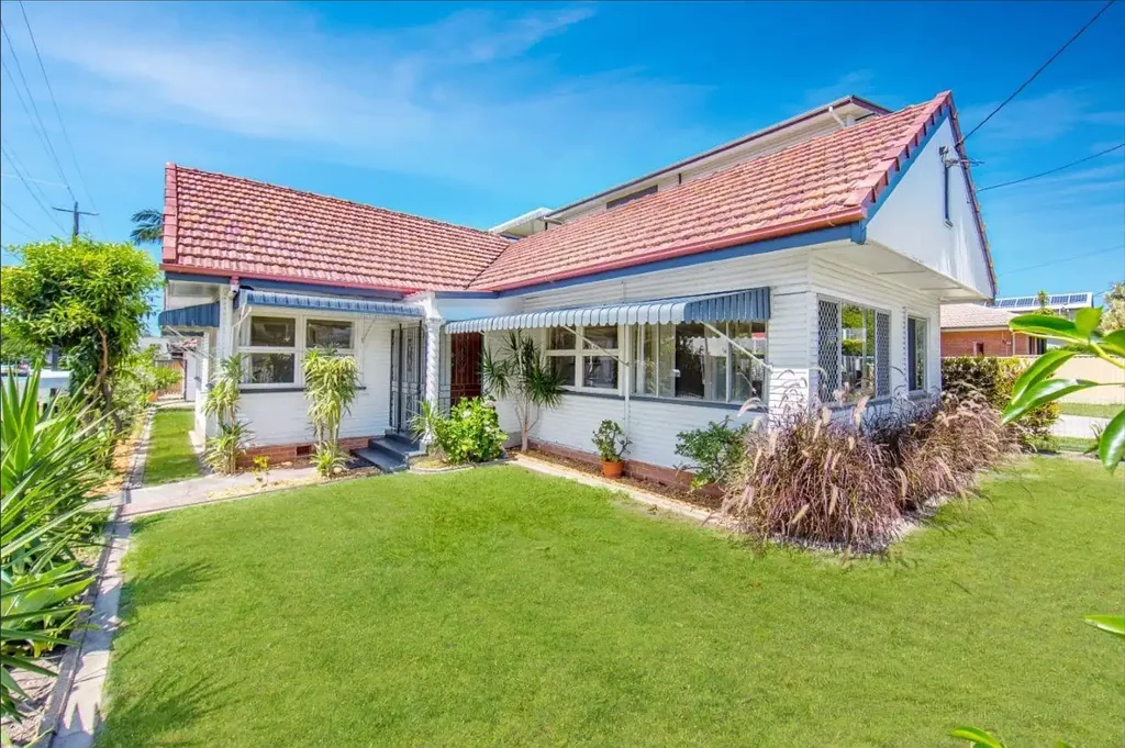 Scarborough 2બેડરૂમ Cottage with potential plus!