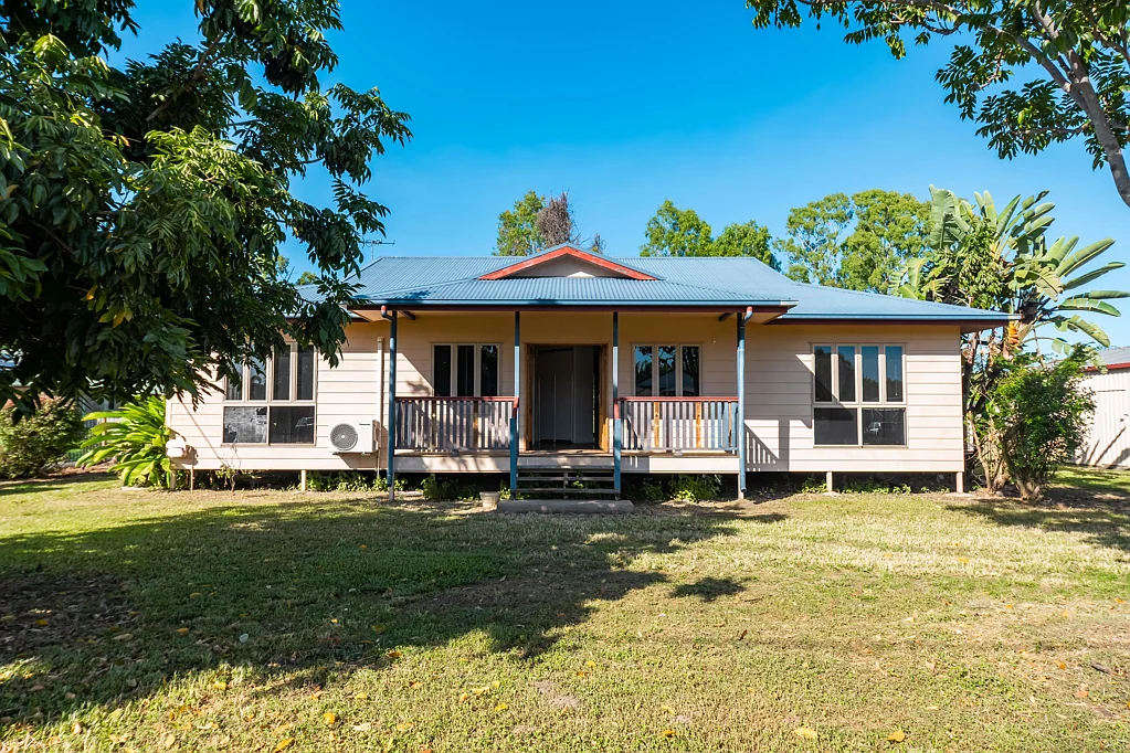 Alice River 4 Bedroom Family Home On a Large Lifestyle Block with Pool & Shed in Alice River!