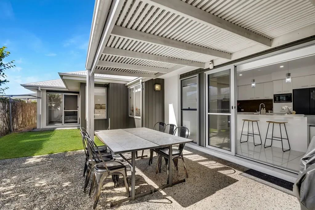 Mountain Creek 4બેડરૂમ Stylish Family Living in One of Brightwater’s Most Sought-After Locations