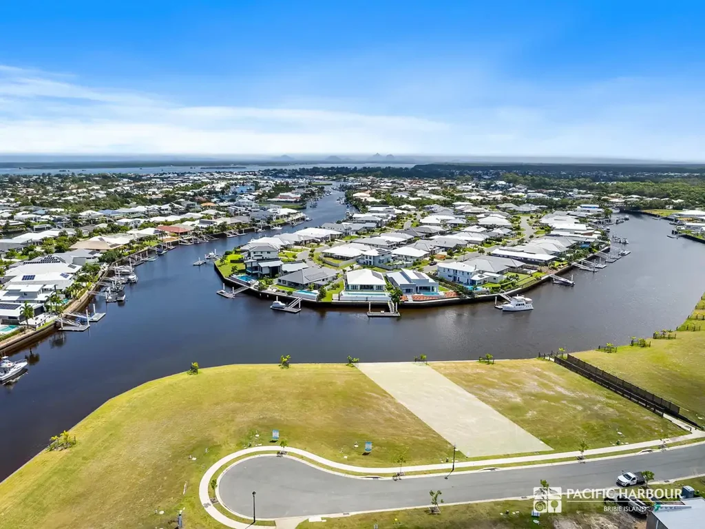 Banksia Beach LARGE WATER FRONT LOT