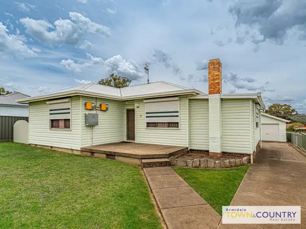 3 Glen Innes Road, Armidale, NSW 2350