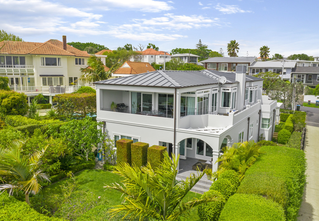 Residential  Mixed Housing Urban Zone