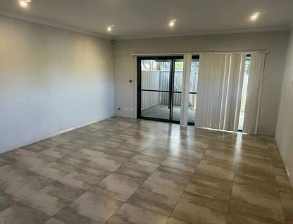93 Wyong Street, Canley Heights, South Western Suburbs, 4房, 3浴, Apartment
