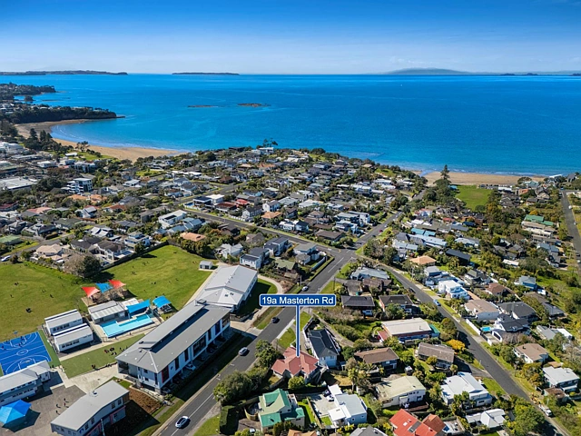 19a Masterton Road, Rothesay Bay, North Shore City