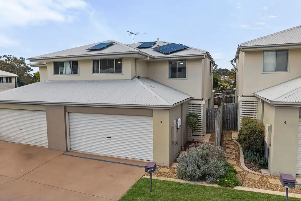 Wakerley 3房 位于 Wakerley 优越地段的现代低维护生活 Modern Low-Maintenance Living in a Prime Wakerley Location
