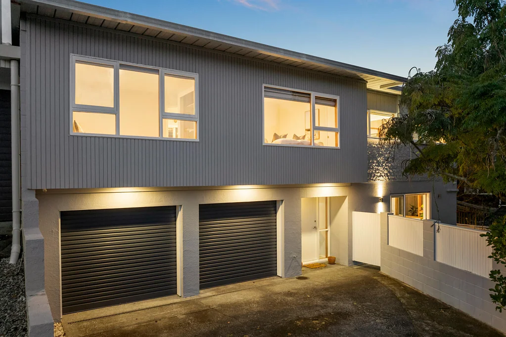 Castor Bay 4房 一步到位的海岸生活｜学区+海景+空间全都拥有 Coastal Living Without Compromise