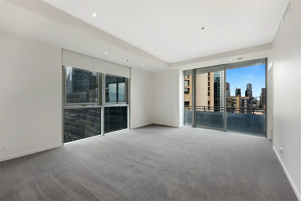 Spacious Corner Apartment with Sweeping Views!