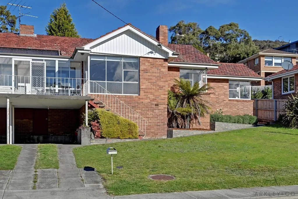 Lindisfarne 3房  Classic Character, Modern Comfort and a Standout New Kitchen