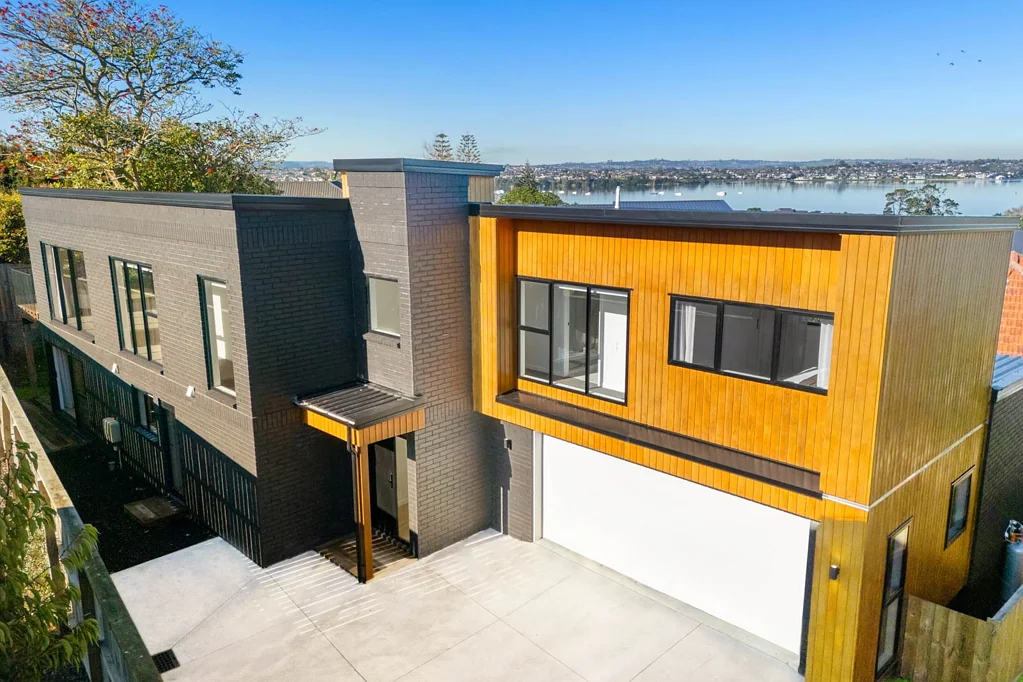 Waiotaiki Bay 4 Bedroom Glamour, Grace & Estuary Views