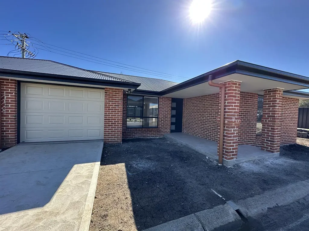 Stunning New Duplex in Gated Community