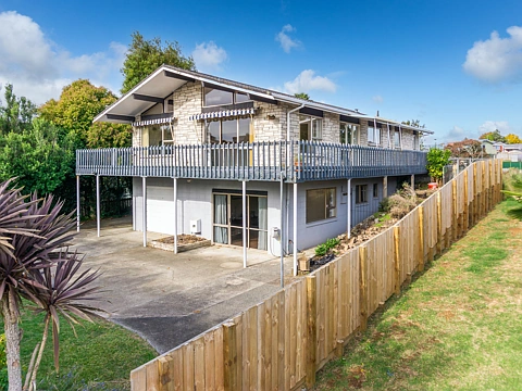 Te Awamutu 5房  Supersized Living in Prime Location!