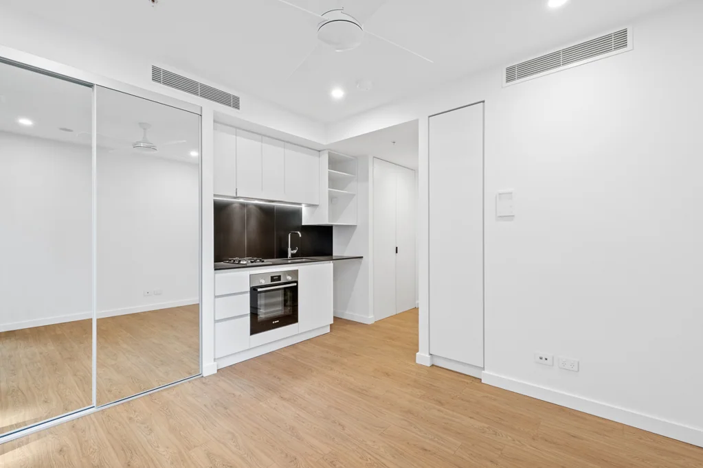 Furnished Studio Apartment- Tower 3 of Brisbane One