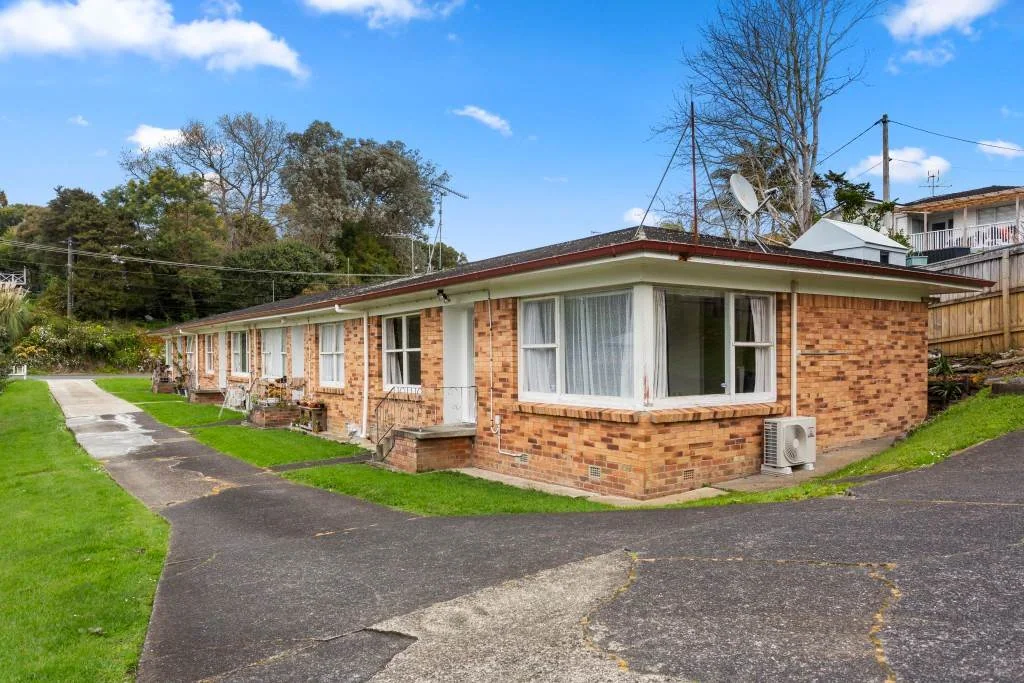 Sunny Brick & Tile End Unit