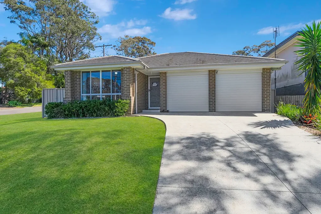 124 & 124A Panorama Avenue, Charmhaven, NSW 2263