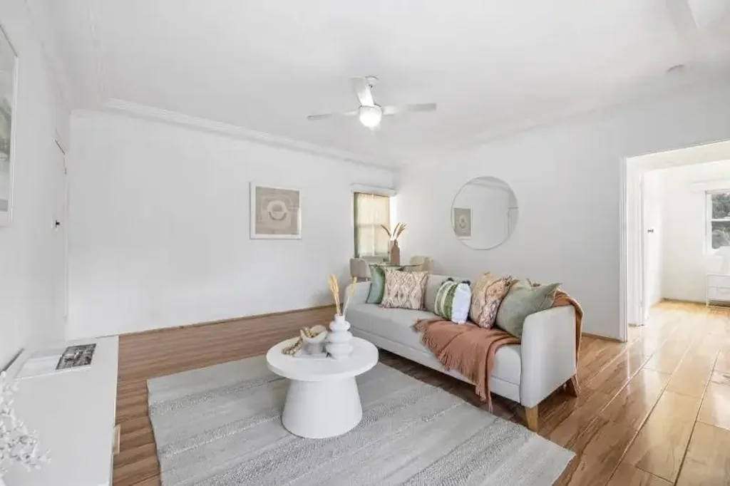 Kogarah 2Zimmer Stylish 2 bedroom with LUG opposite Kogarah Train Station