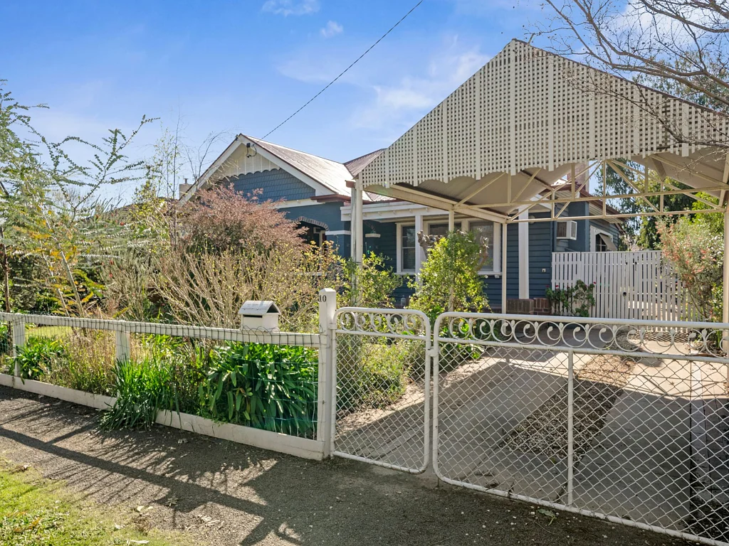 10 Deas Street, Benalla, VIC 3672