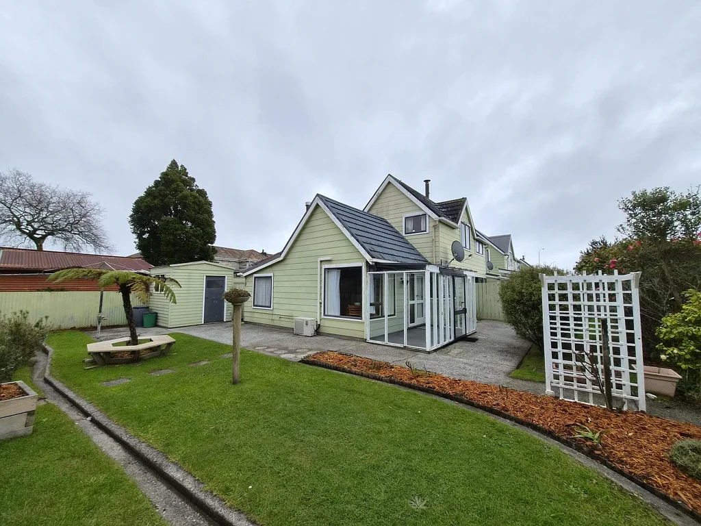 Greymouth 2房  Two-bedroom townhouse - centrally located