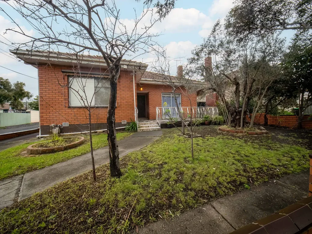 Spacious & Comfortable Home in a Convenient Coburg Location