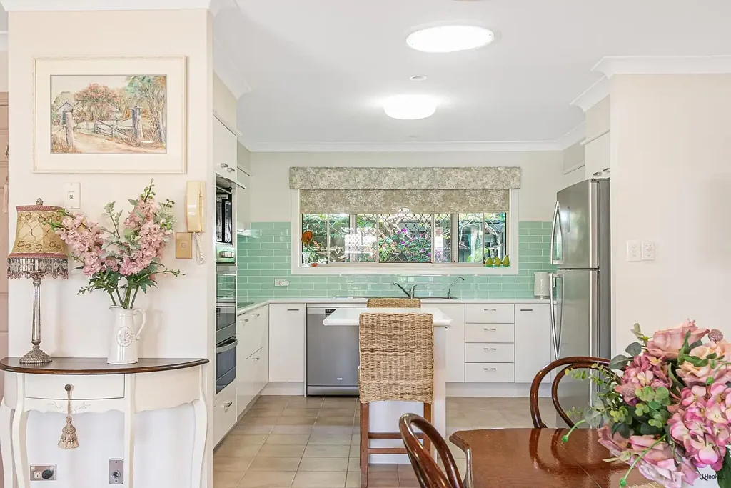 Banora Point 3chambre Stunning Low Set Family Home In Highly Sought After Location