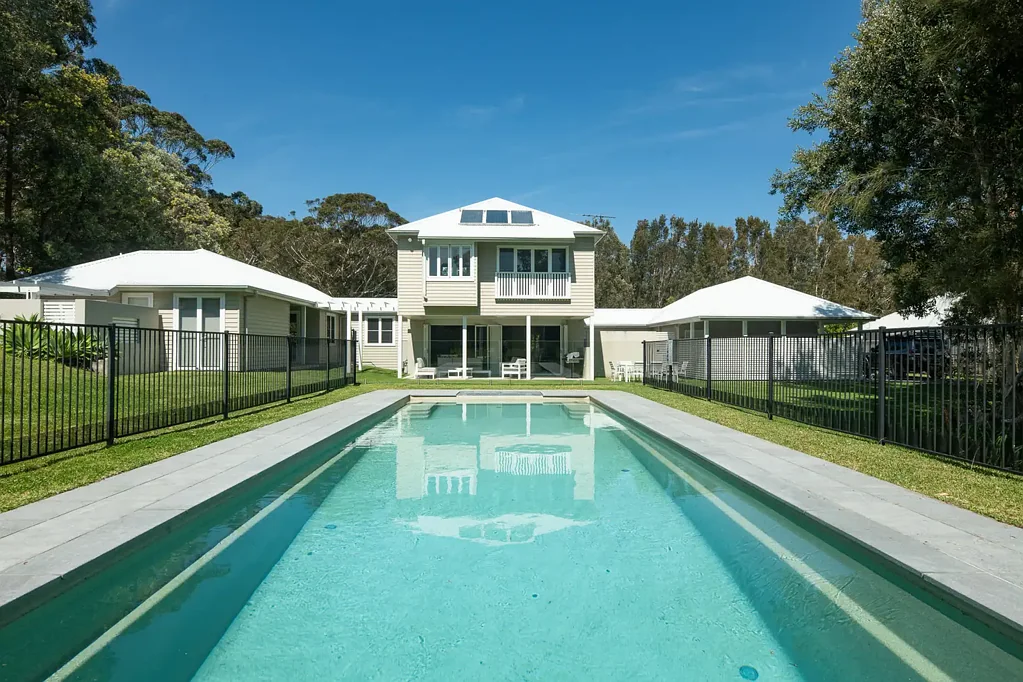 One Mile 5部屋 Luxury Coastal Living Just Moments from the Beach