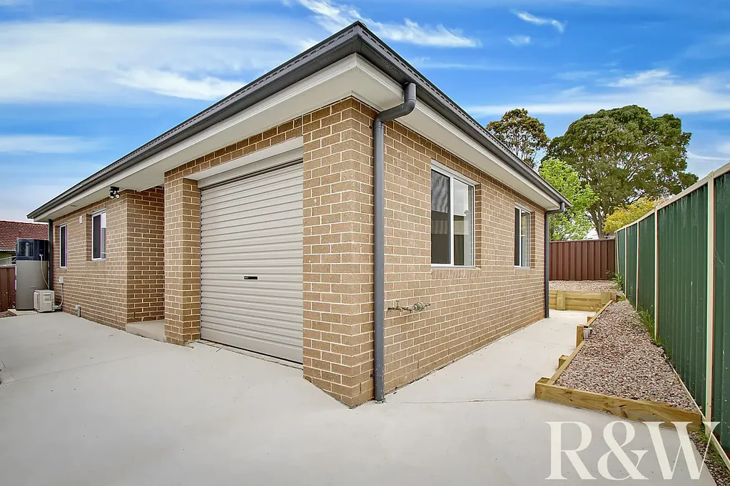 MODERN GRANNY FLAT