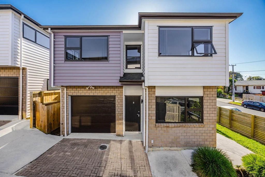 Manurewa 4房  Standalone Family Home with 4Bedrooms + Media Room