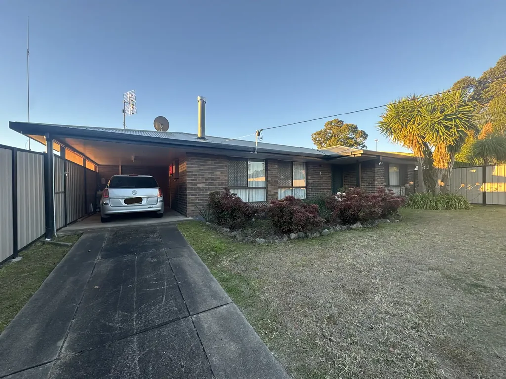 9 Bunker Avenue, Nanango, QLD 4615