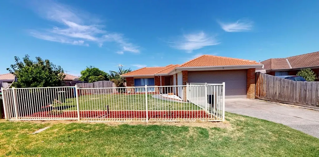 Ideal Family Living in Prime Cranbourne North Location!!
