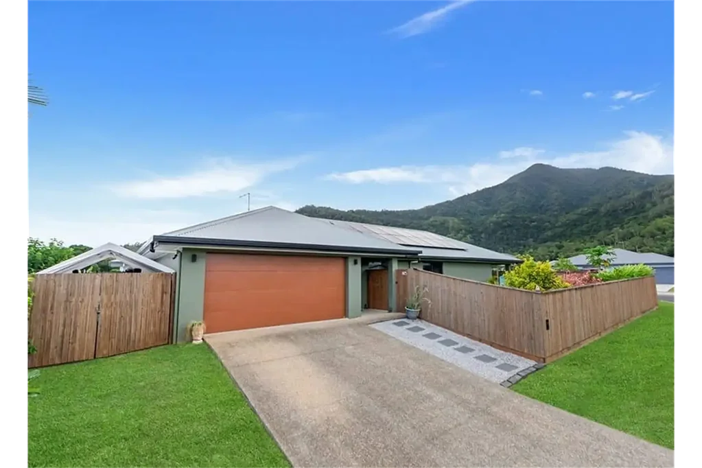 Beautiful Modern Home in New Estate