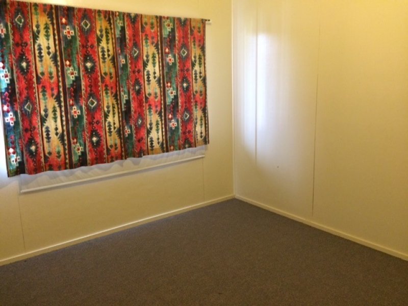 UNIT 4 38 YOUNG ST, MOURA QLD 4718, 0房, 0浴, Flat