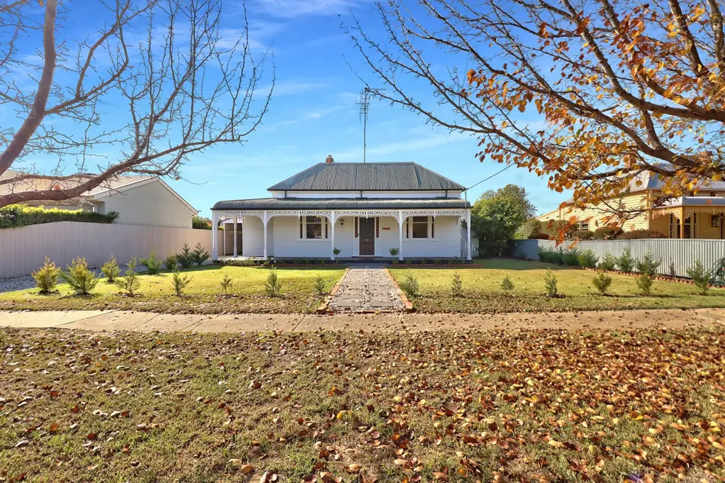 Deniliquin 3 Bedroom Stunning CBD renovation with classic architectural detail preserved